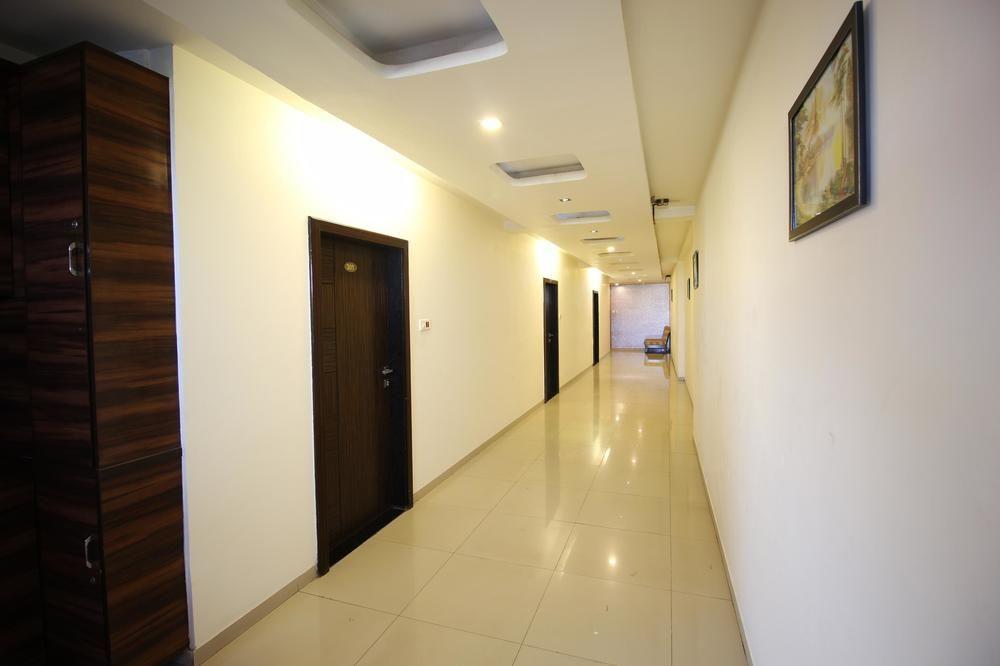 Hotel Oyo Premium Law Garden C G Road Ahmadábád Exteriér fotografie