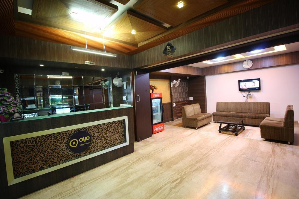 Hotel Oyo Premium Law Garden C G Road Ahmadábád Exteriér fotografie